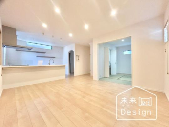  �����E���r���O