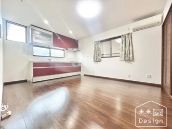  �����E���r���O