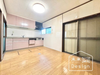  �����E���r���O