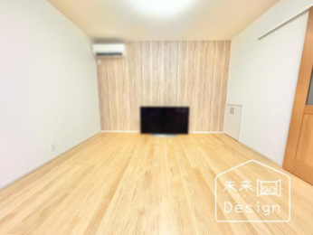  �����E���r���O