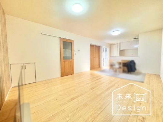  �����E���r���O