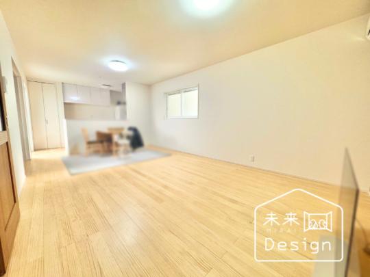  �����E���r���O