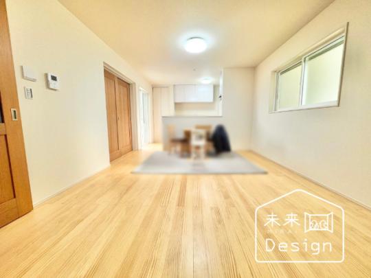  �����E���r���O