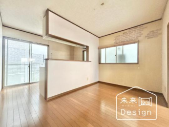  �����E���r���O