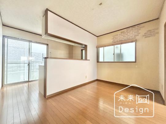  �����E���r���O