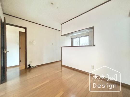  �����E���r���O