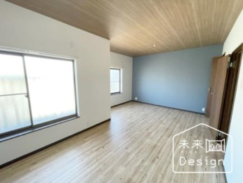  �����E���r���O