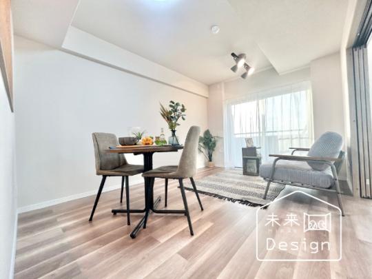  �����E���r���O