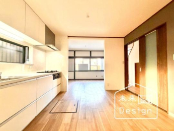  �����E���r���O