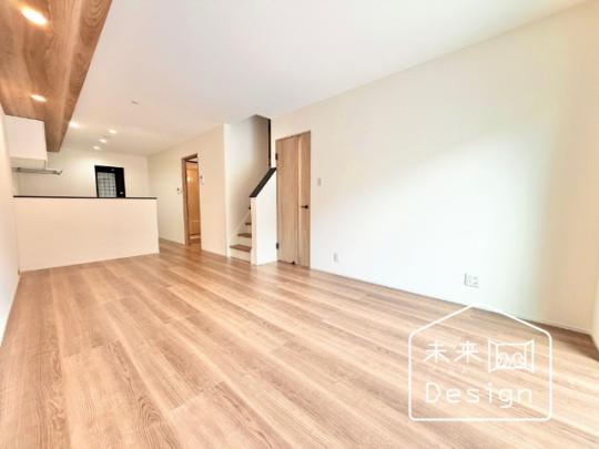  �����E���r���O