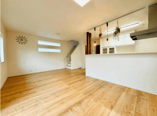  �����E���r���O