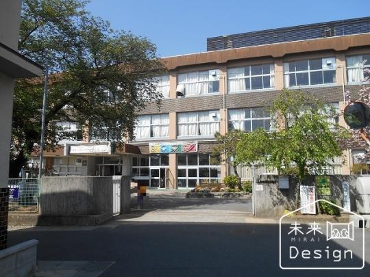  �F���s���ؔ����w�Z:460m