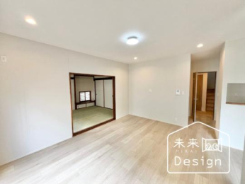  �����E���r���O