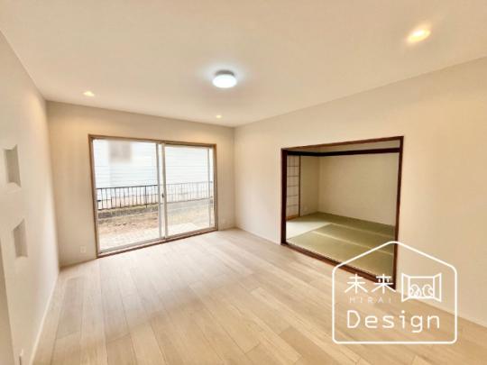  �����E���r���O