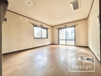  �����E���r���O