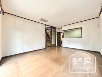  �����E���r���O