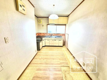  �����E���r���O