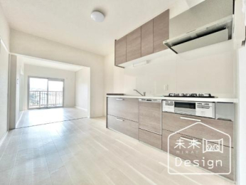  �����E���r���O