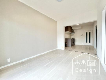  �����E���r���O