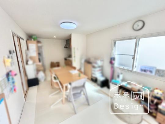  �����E���r���O