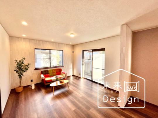  �����E���r���O