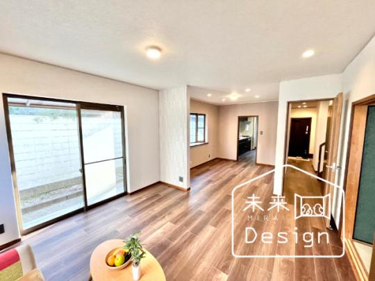  �����E���r���O