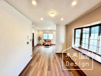  �����E���r���O