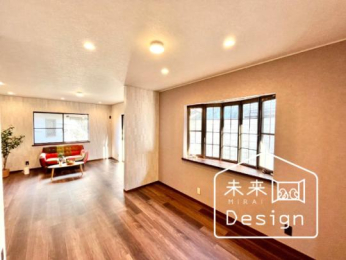  �����E���r���O