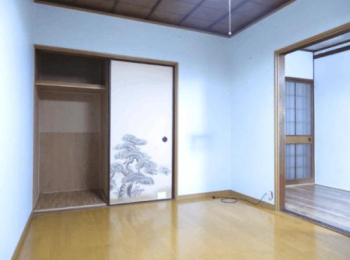  �����E���r���O