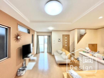  �����E���r���O