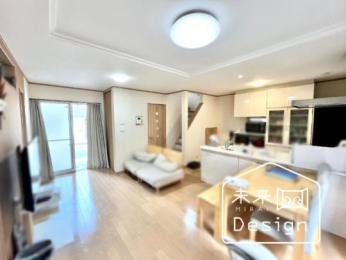  �����E���r���O