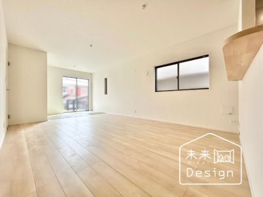  �����E���r���O