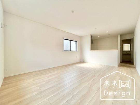  �����E���r���O