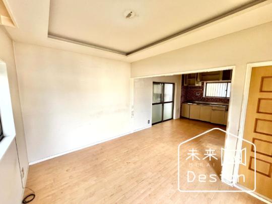  �����E���r���O