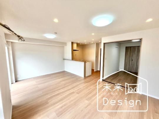  �����E���r���O