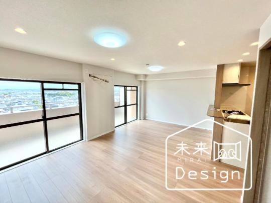  �����E���r���O