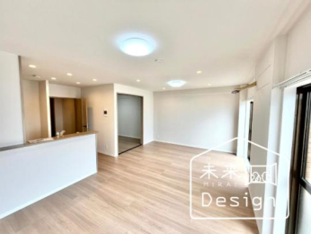  �����E���r���O