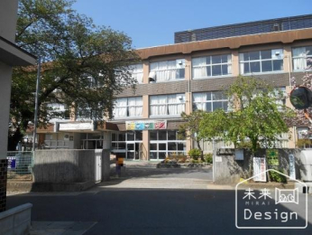  �F���s���ؔ����w�Z:1065m